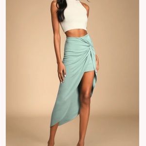 Lulu's Seafoam Twist-Front Midi Skirt